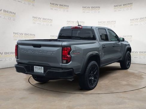 Used 2024 Chevrolet Colorado Trail Boss w/ Technology Package AWD/4WD image 5