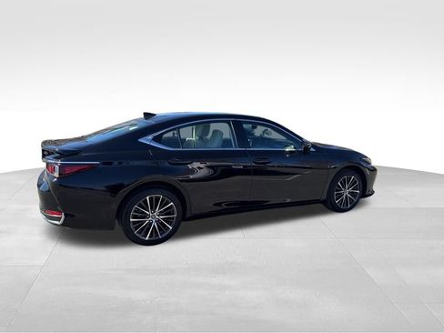 Used 2023 Lexus ES 250 w/ Premium Package image 8