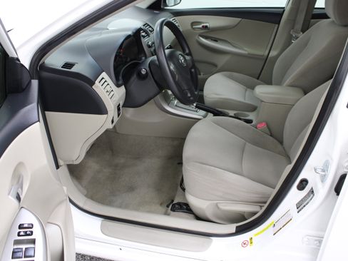 Used 2011 Toyota Corolla LE FWD image 14