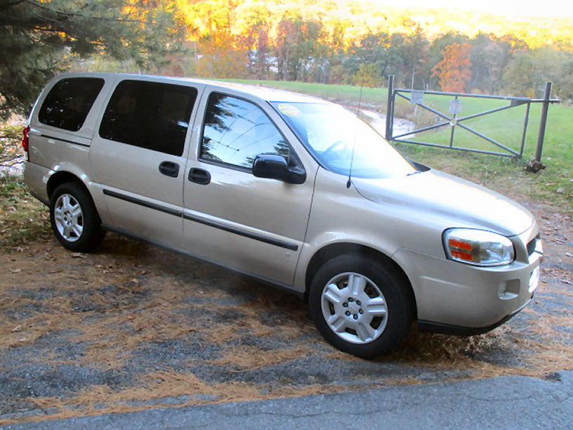 Used 2007 Chevrolet Uplander LS w/ Climate Package FWD image 2