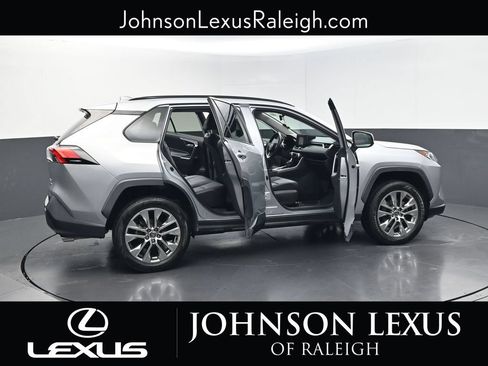 Used 2021 Toyota RAV4 XLE Premium AWD/4WD image 31