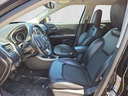 Used 2018 Jeep Compass Latitude w/ Popular Equipment Group FWD image 22