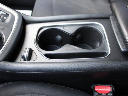 Used 2016 Chrysler 200 Limited FWD image 34