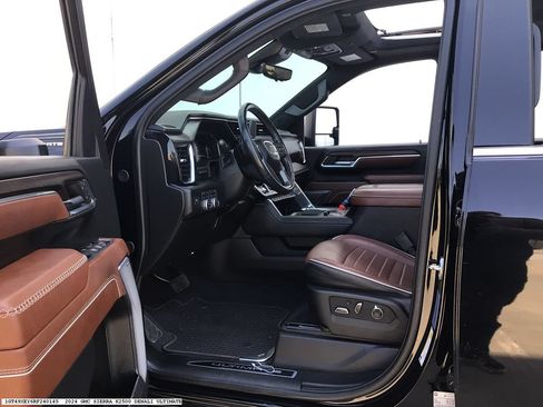Used 2024 GMC Sierra 2500 Denali Ultimate AWD/4WD image 7