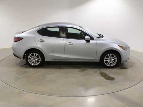 Used 2018 Toyota Yaris iA image 6