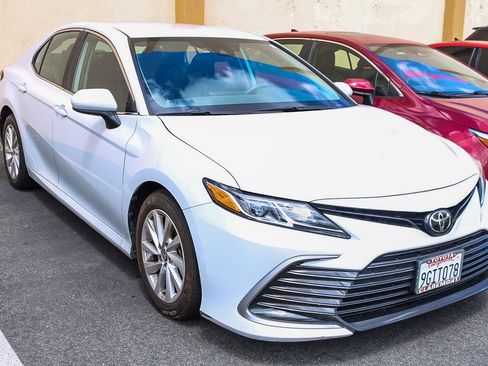 Used 2023 Toyota Camry LE FWD image 3