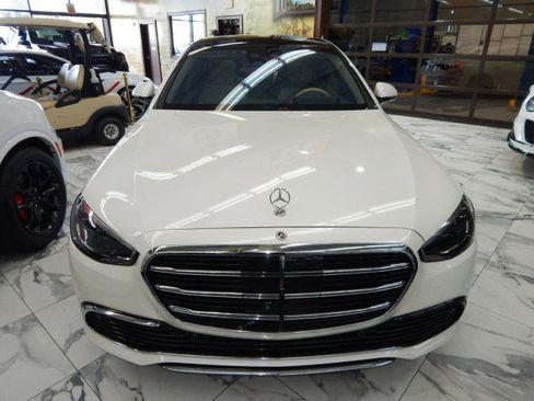 Used 2023 Mercedes-Benz S 500 4MATIC w/ AMG Line image 3