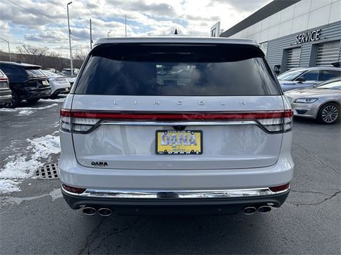 Certified 2023 Lincoln Aviator Standard w/ Premium Package image 6