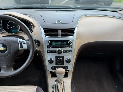 Used 2010 Chevrolet Malibu LS FWD image 11