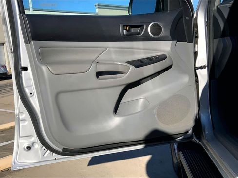 Used 2012 Toyota Tacoma PreRunner image 20