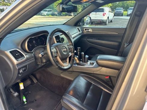 Used 2016 Jeep Grand Cherokee Limited AWD/4WD image 13
