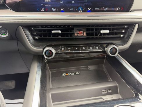 Used 2025 Chevrolet Tahoe Z71 image 23