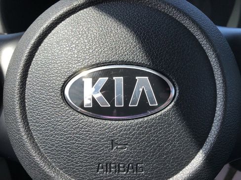 Used 2020 Kia Soul LX image 17