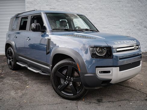 Used 2022 Land Rover Defender 110 SE image 7