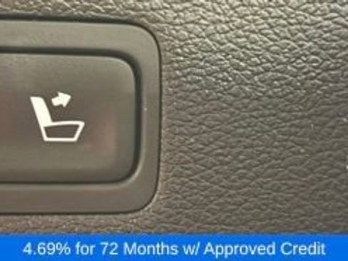 Used 2022 Hyundai Palisade SEL w/ Premium Package FWD image 12