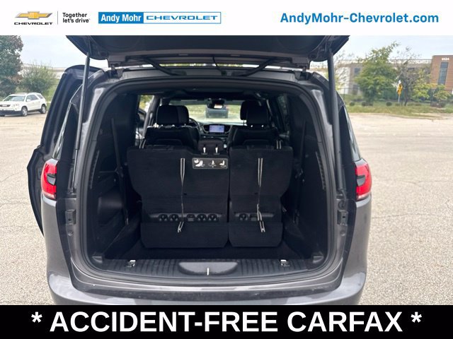 Used 2021 Chrysler Pacifica Touring-L w/ Premium & Safety Sphere Group FWD image 14
