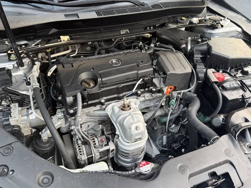 Used 2017 Acura TLX FWD image 16