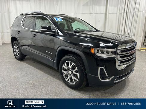 Used 2023 GMC Acadia SLT FWD image 2