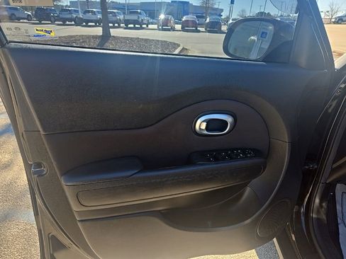 Used 2015 Kia Soul image 14