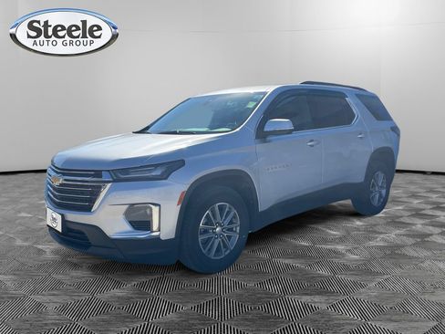 Used 2022 Chevrolet Traverse LT image 1