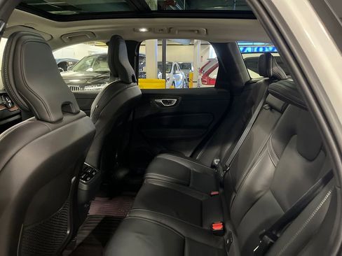 Certified 2024 Volvo XC60 B5 Ultimate w/ Protection Package Premier AWD/4WD image 23