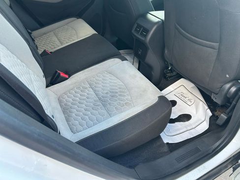 Used 2020 Chevrolet Equinox LS image 11