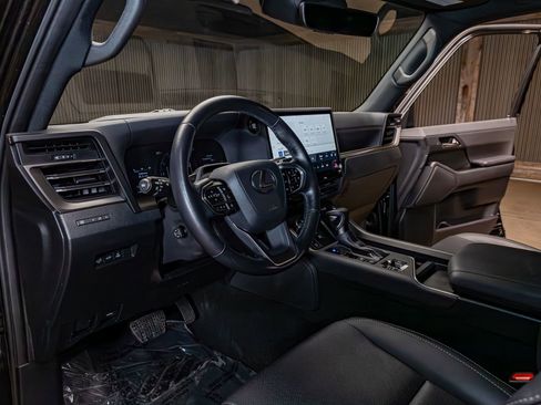 Used 2024 Lexus GX 550 w/ Cold Area Package image 13