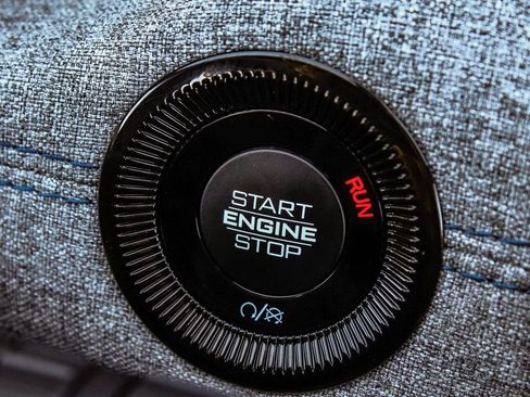 Used 2025 Jeep Compass Latitude w/ Sun & Sound Group image 31