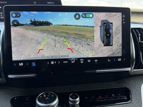 Used 2025 Ford Expedition Tremor AWD/4WD image 52