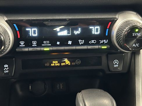 Used 2024 Toyota RAV4 XLE image 31