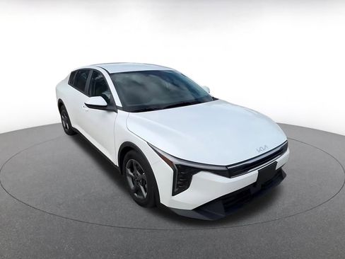 Used 2025 Kia K4 LXS FWD image 3