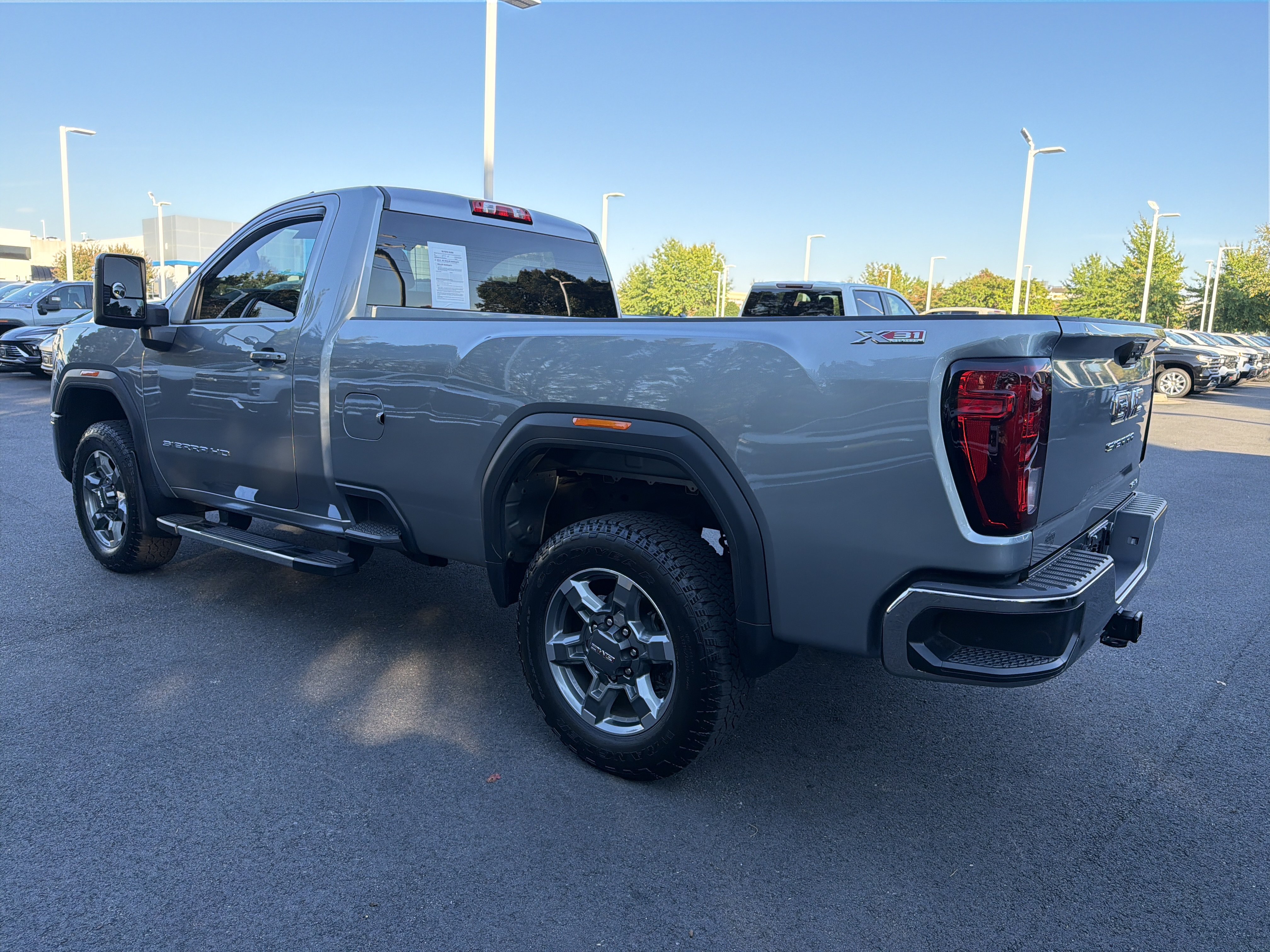 Used 2025 GMC Sierra 2500 SLE AWD/4WD image 8