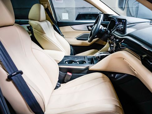 Used 2025 Acura MDX FWD w/ Technology Package image 18