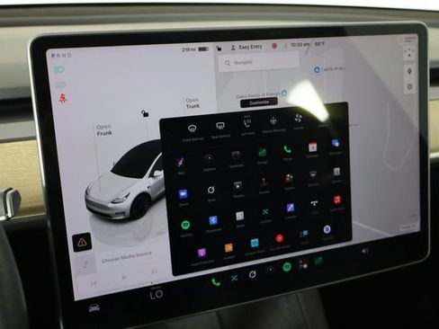 Used 2023 Tesla Model Y Long Range AWD/4WD image 34