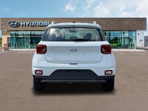 New 2025 Hyundai Venue SEL image 6