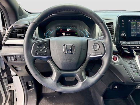Used 2024 Honda Odyssey Sport image 13