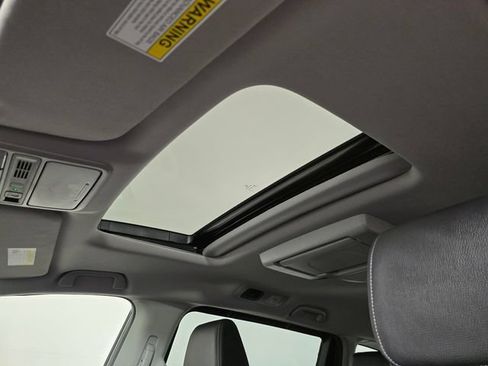 Used 2023 Honda Odyssey Touring image 25