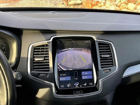Used 2019 Volvo XC90 T6 Momentum w/ Protection Package image 18