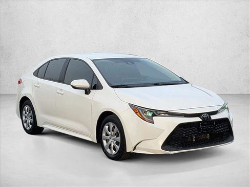 Used 2020 Toyota Corolla LE w/ Carpet Mat Package (TMS) image 3