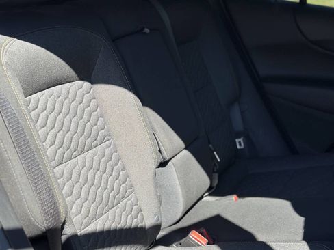 Used 2019 Chevrolet Equinox LT w/ Driver Convenience Package image 16