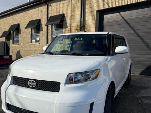 Used 2010 Scion xB image 3