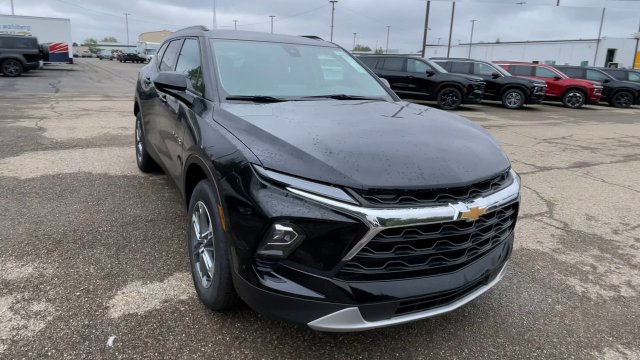 New 2026 Chevrolet Blazer LT w/ Convenience Package FWD image 4