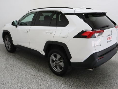 Certified 2025 Toyota RAV4 LE AWD/4WD image 9