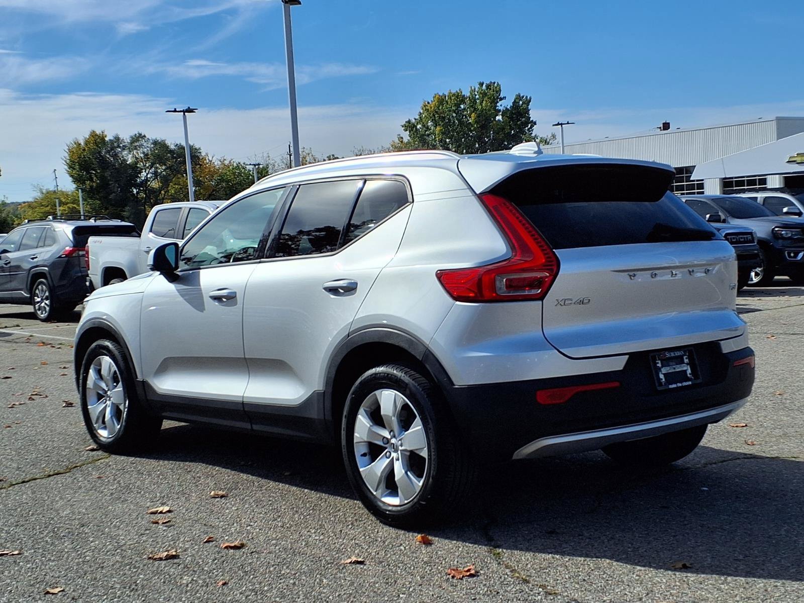 Used 2019 Volvo XC40 T5 Momentum AWD/4WD image 7