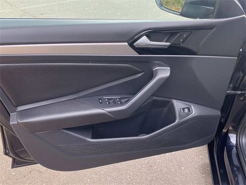 Used 2019 Volkswagen Jetta R-Line image 12