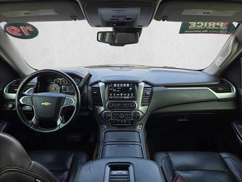 Used 2019 Chevrolet Suburban Premier image 17