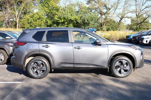 Certified 2025 Nissan Rogue SV FWD image 6