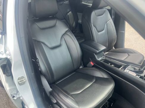 Used 2023 Jeep Compass Latitude AWD/4WD image 33