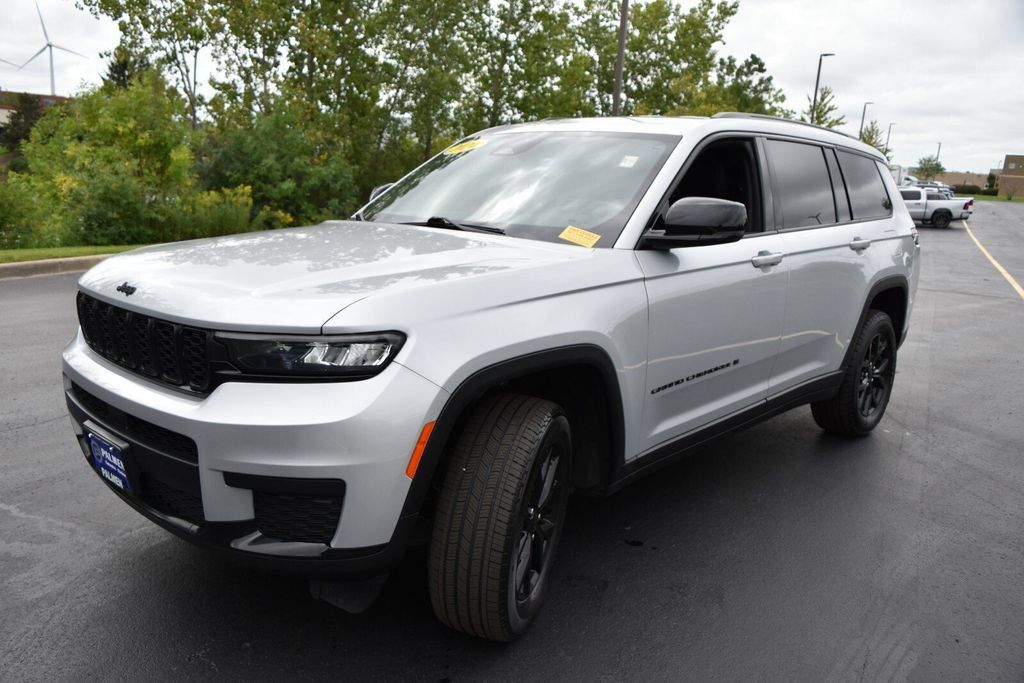Used 2024 Jeep Grand Cherokee L Laredo AWD/4WD image 10
