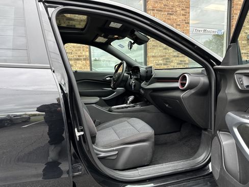 Used 2024 Chevrolet Trax RS w/ Sunroof Package FWD image 13